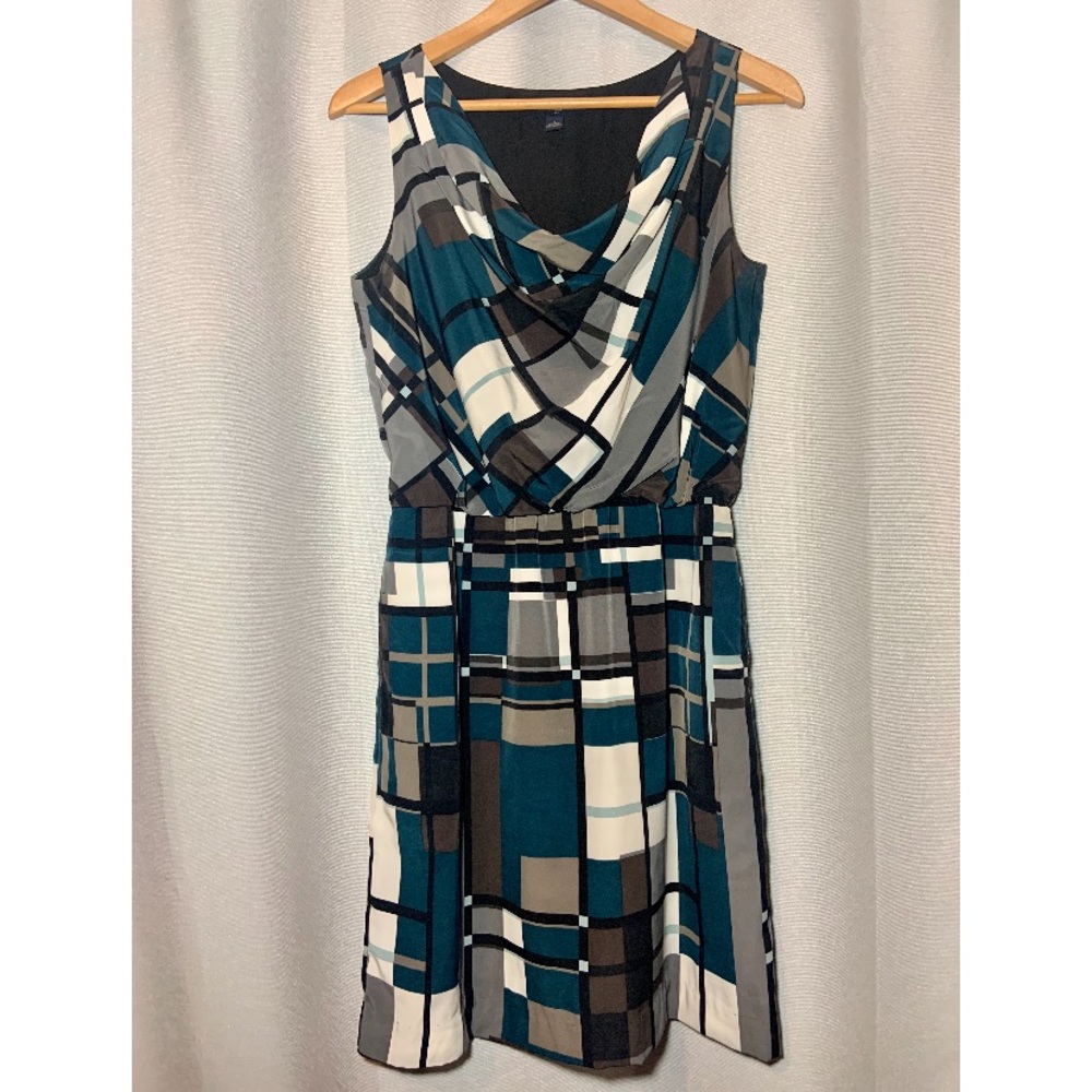 💙Banana Republic geometric print dress